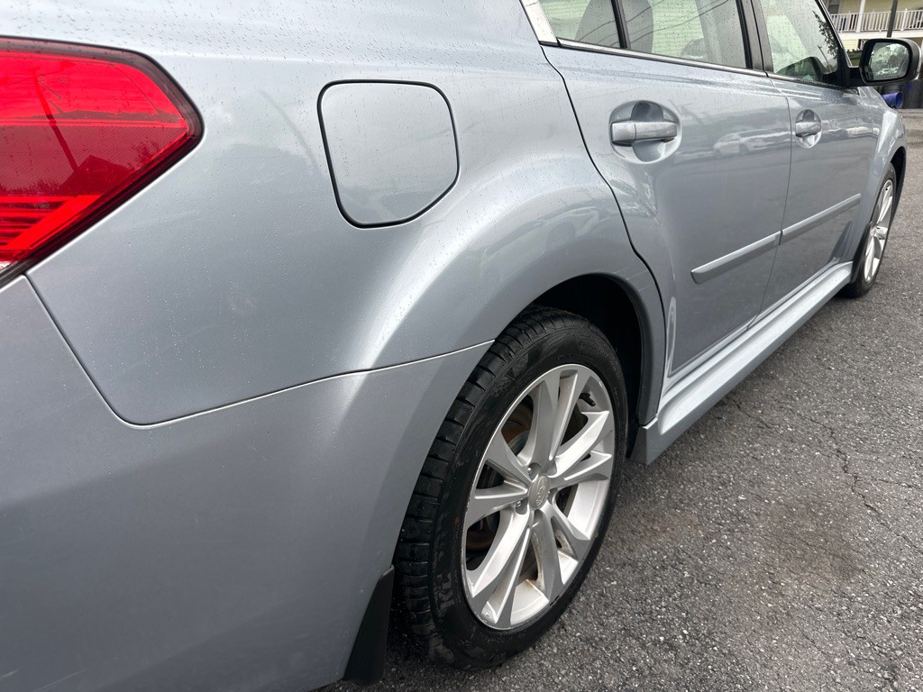 2014 Subaru Legacy Image 35