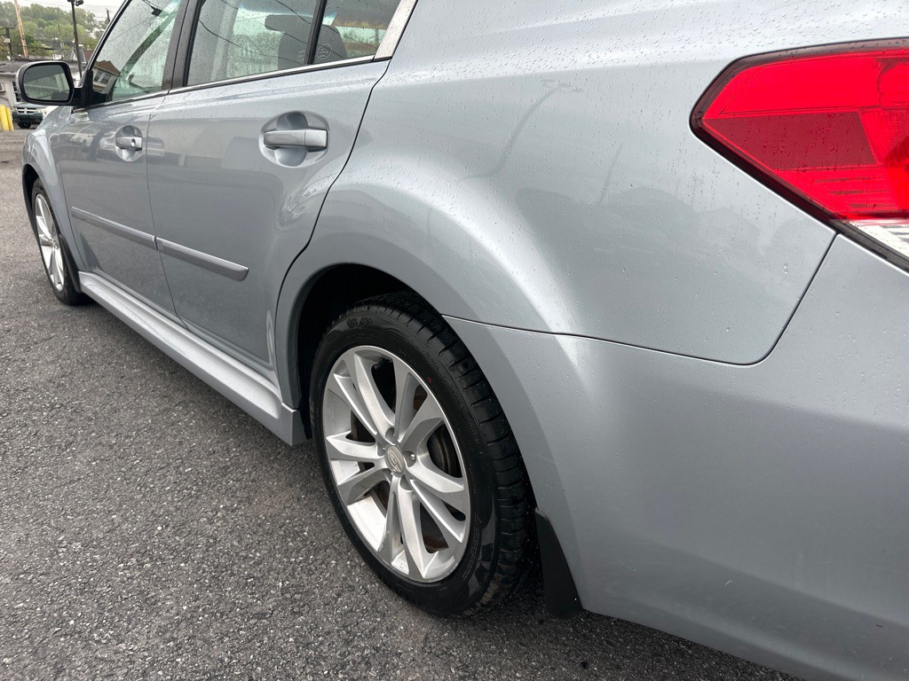 2014 Subaru Legacy Image 36