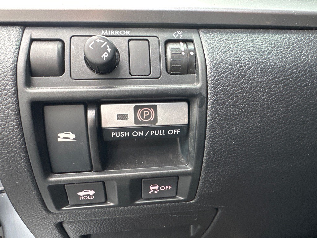2014 Subaru Legacy Image 41
