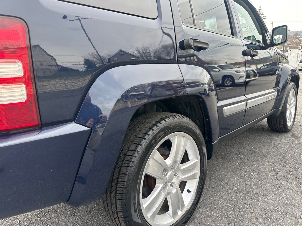 2012 Jeep Liberty Image 16