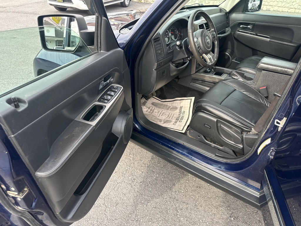 2012 Jeep Liberty Image 18
