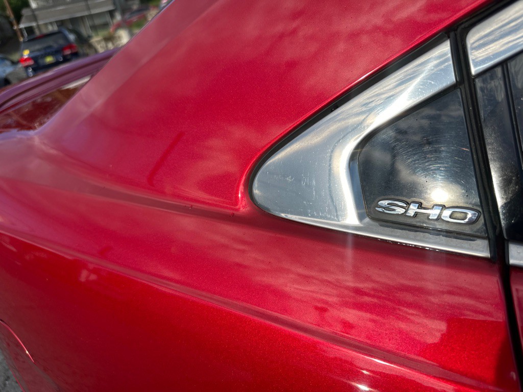 2010 Ford Taurus Image 3
