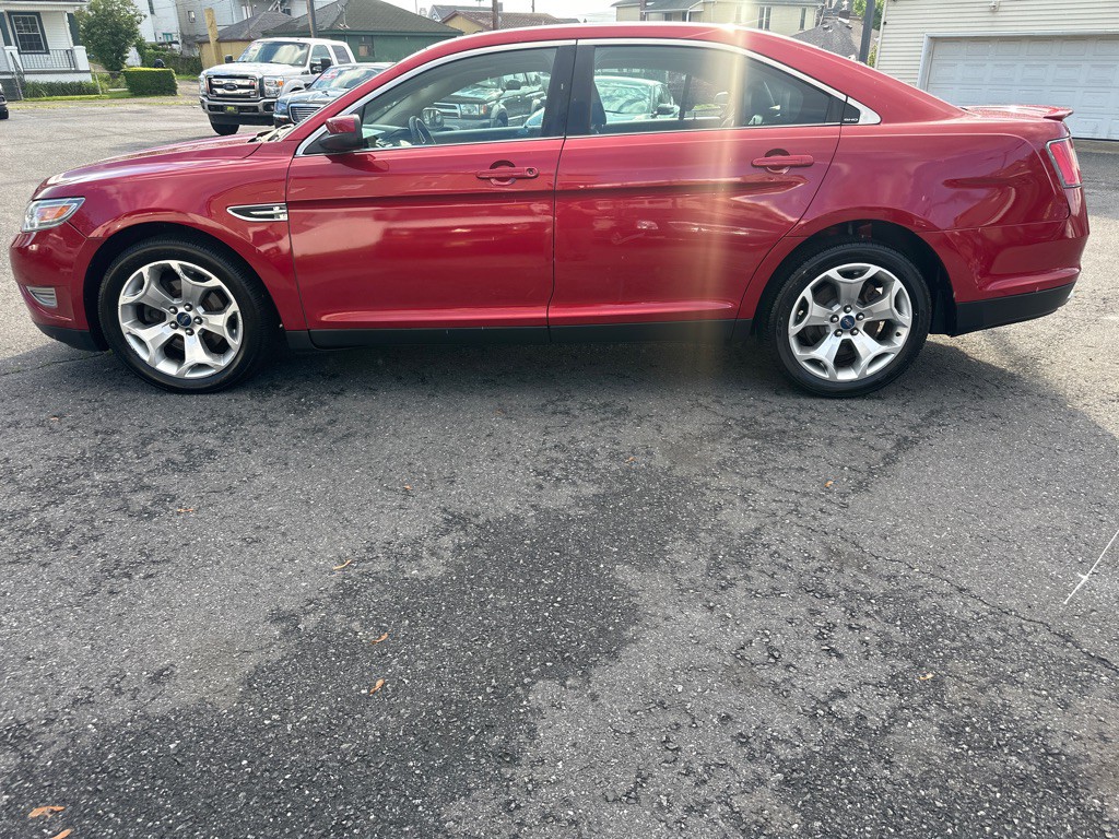 2010 Ford Taurus Image 7