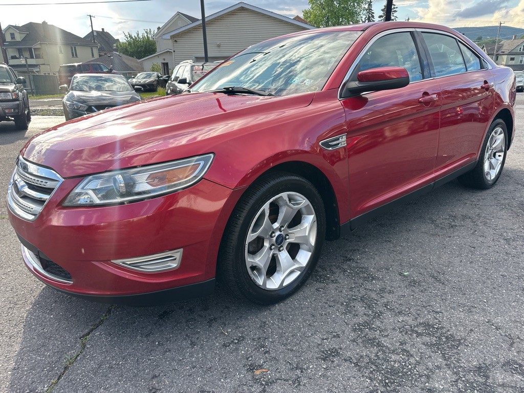 2010 Ford Taurus Image 8