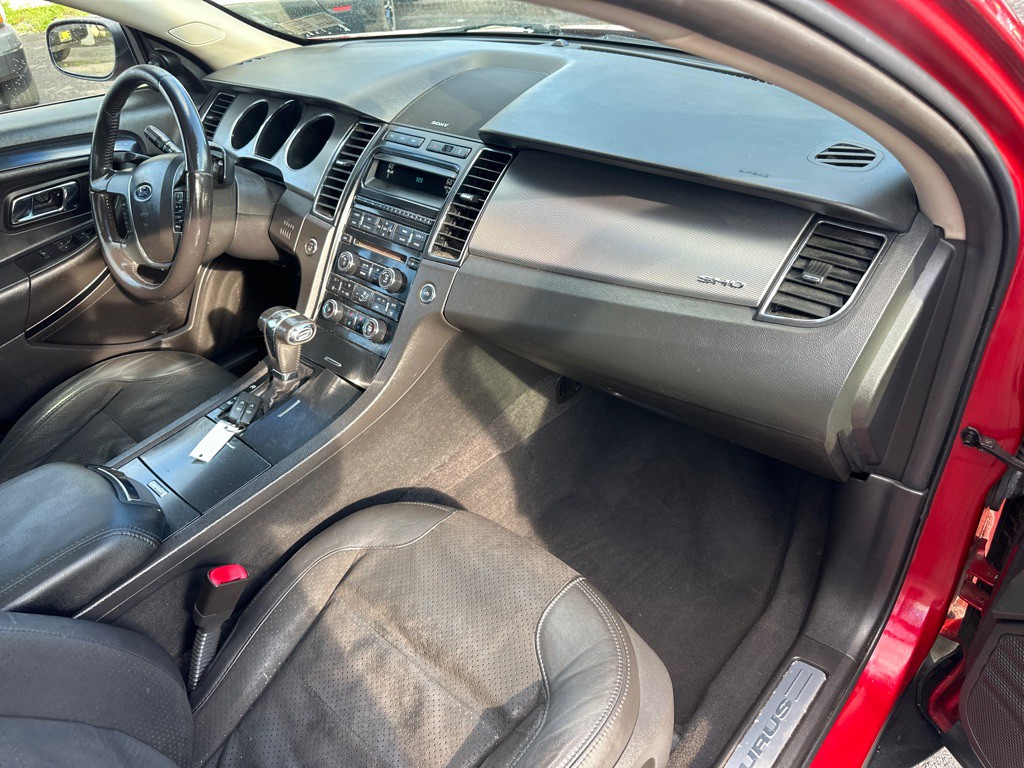 2010 Ford Taurus Image 30