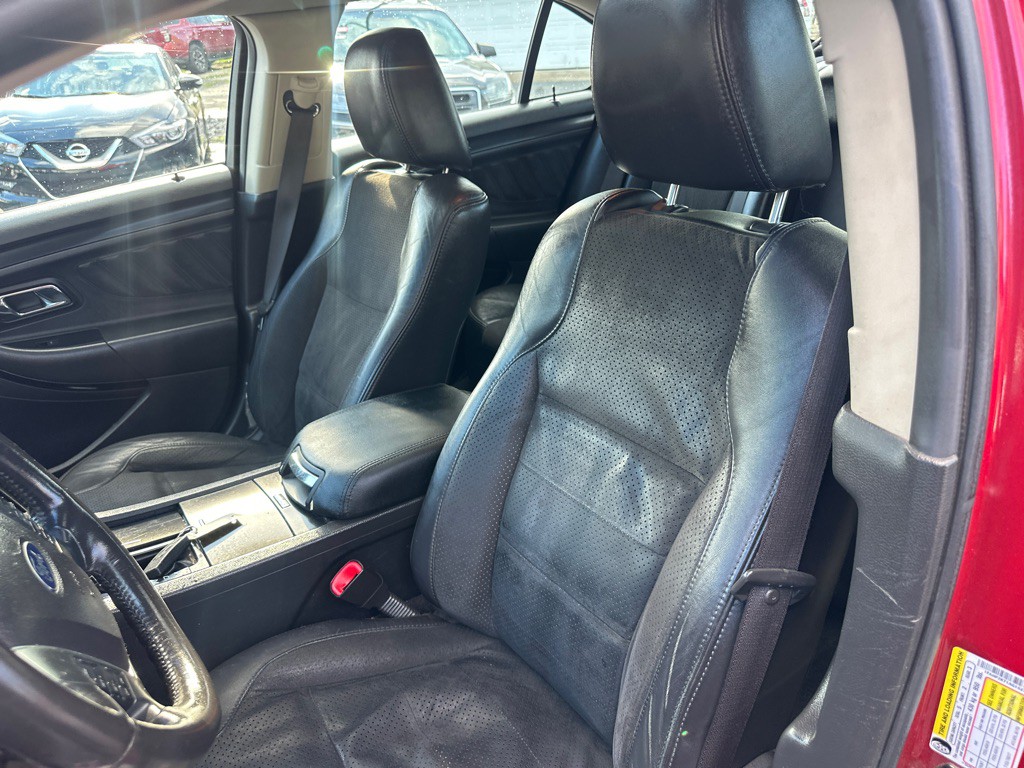 2010 Ford Taurus Image 40