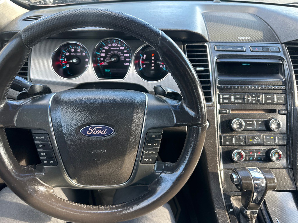 2010 Ford Taurus Image 48