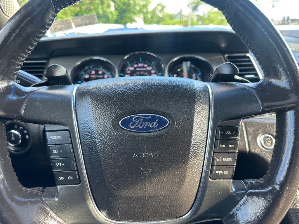 2010 Ford Taurus Image 50