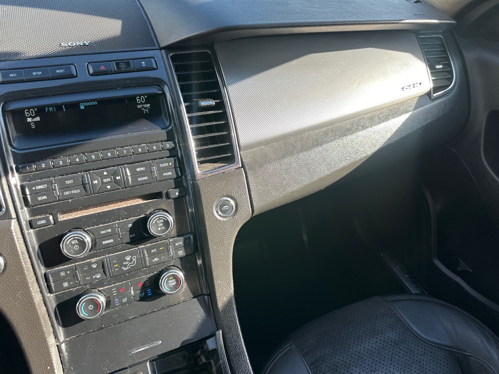 2010 Ford Taurus Image 72