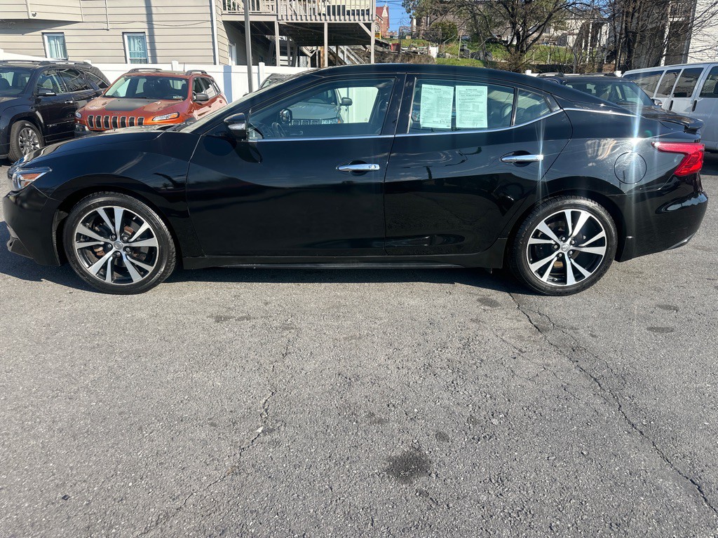 2018 Nissan Maxima Image 2