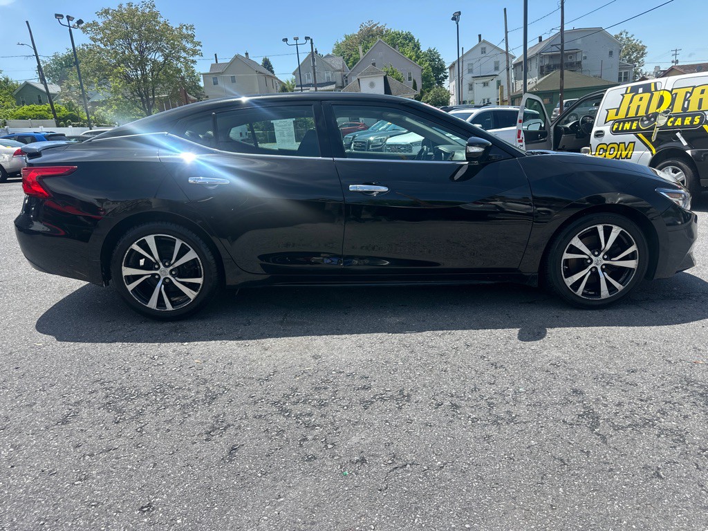 2018 Nissan Maxima Image 17