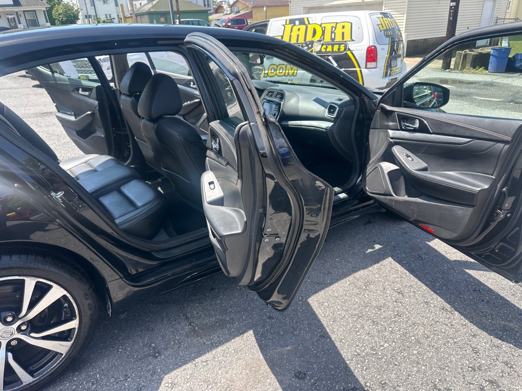 2018 Nissan Maxima Image 37