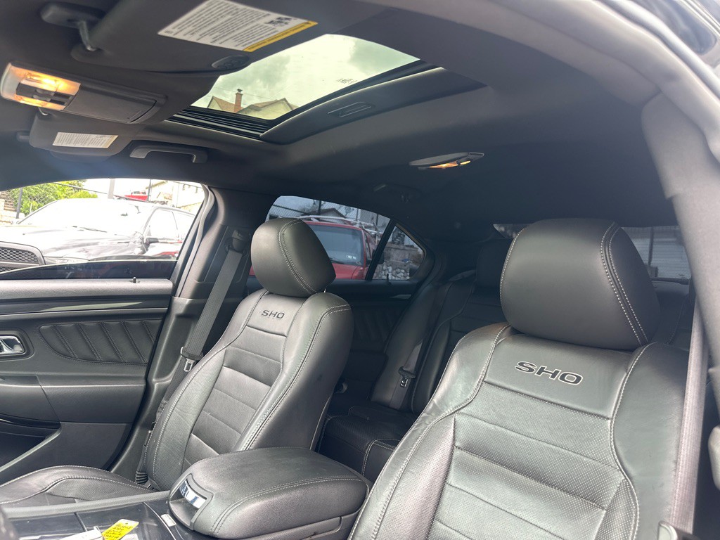 2013 Ford Taurus Image 18
