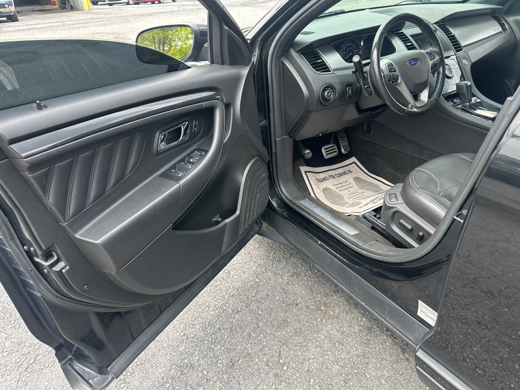 2013 Ford Taurus Image 21