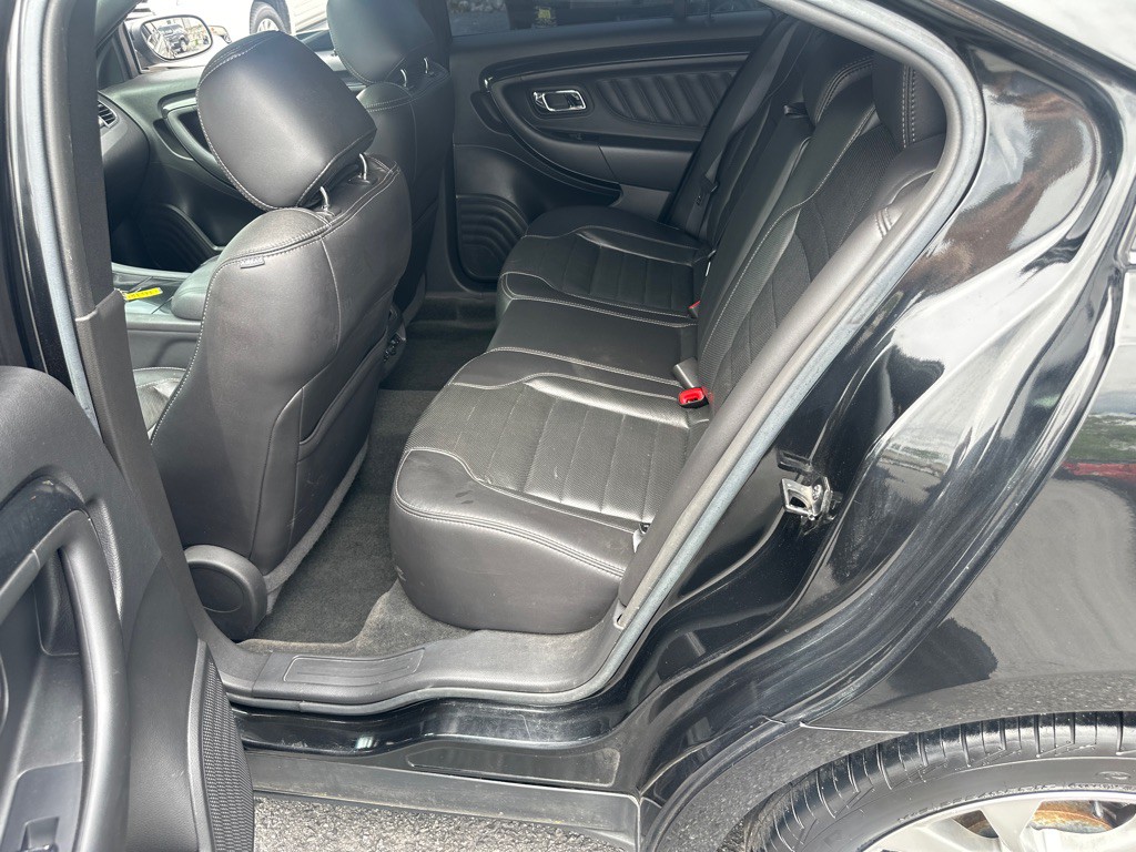 2013 Ford Taurus Image 24