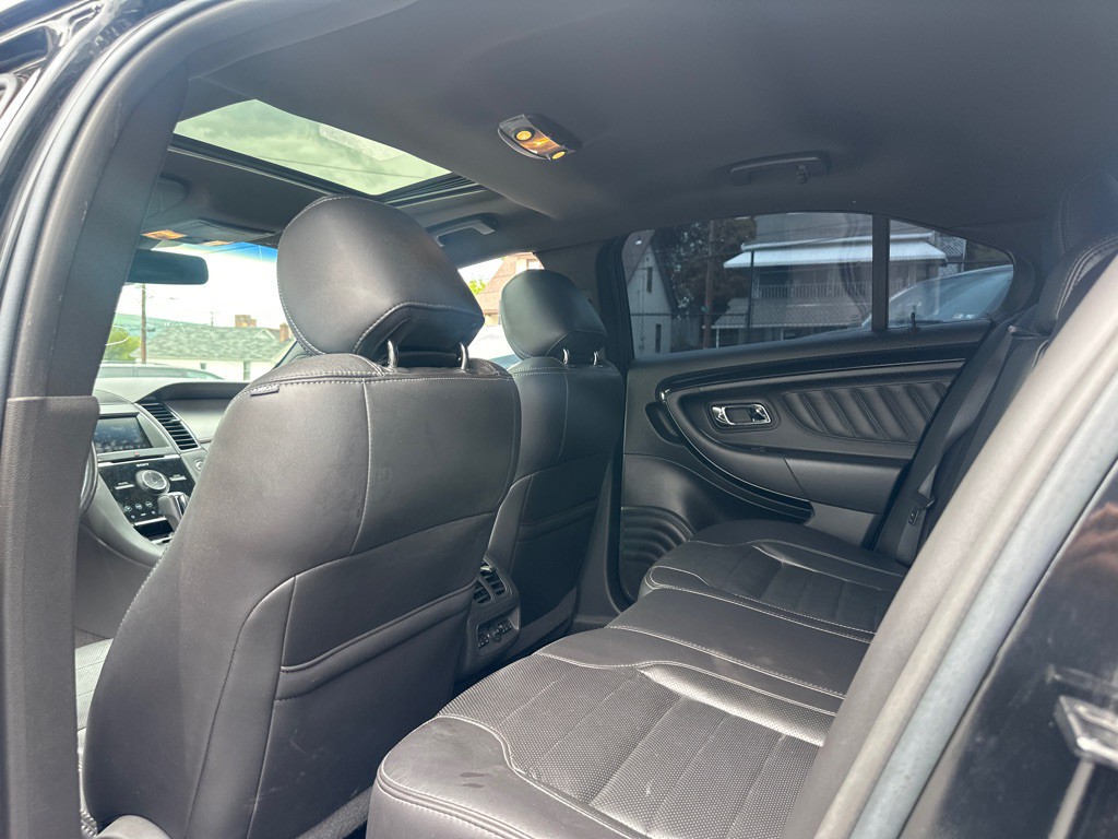 2013 Ford Taurus Image 25