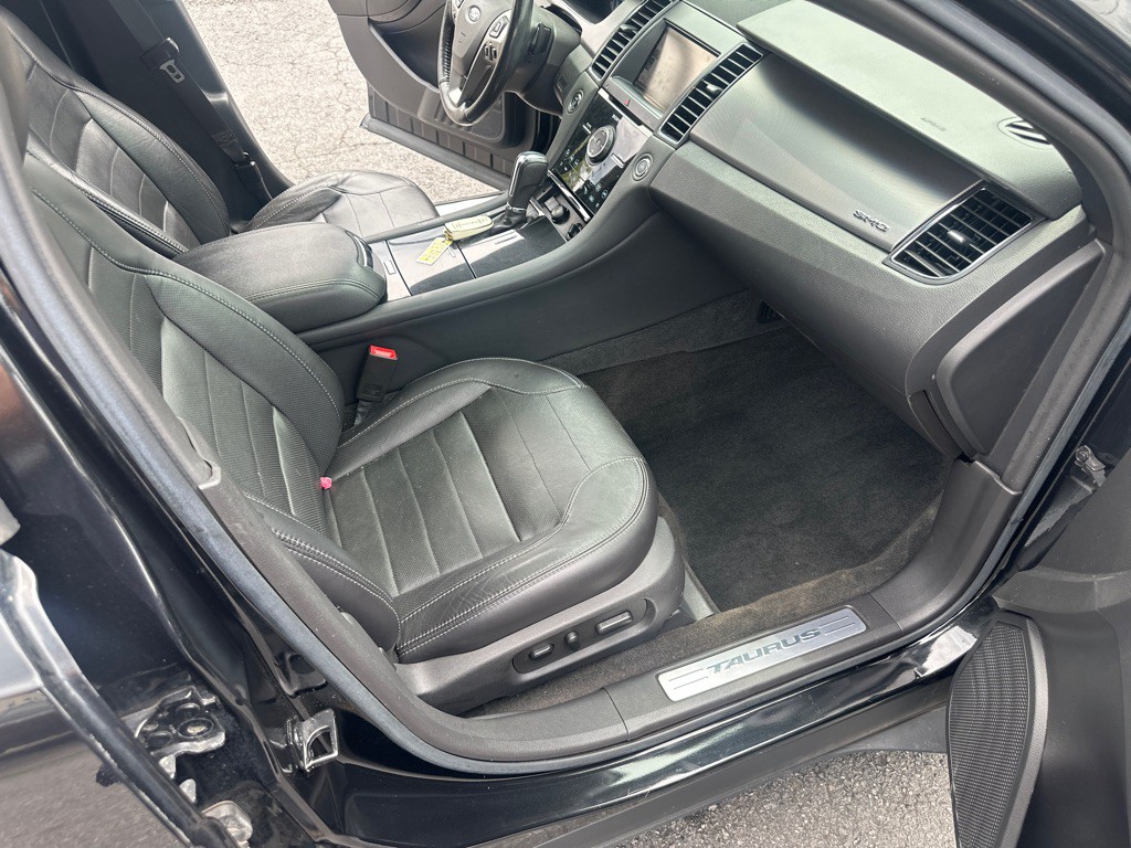 2013 Ford Taurus Image 37