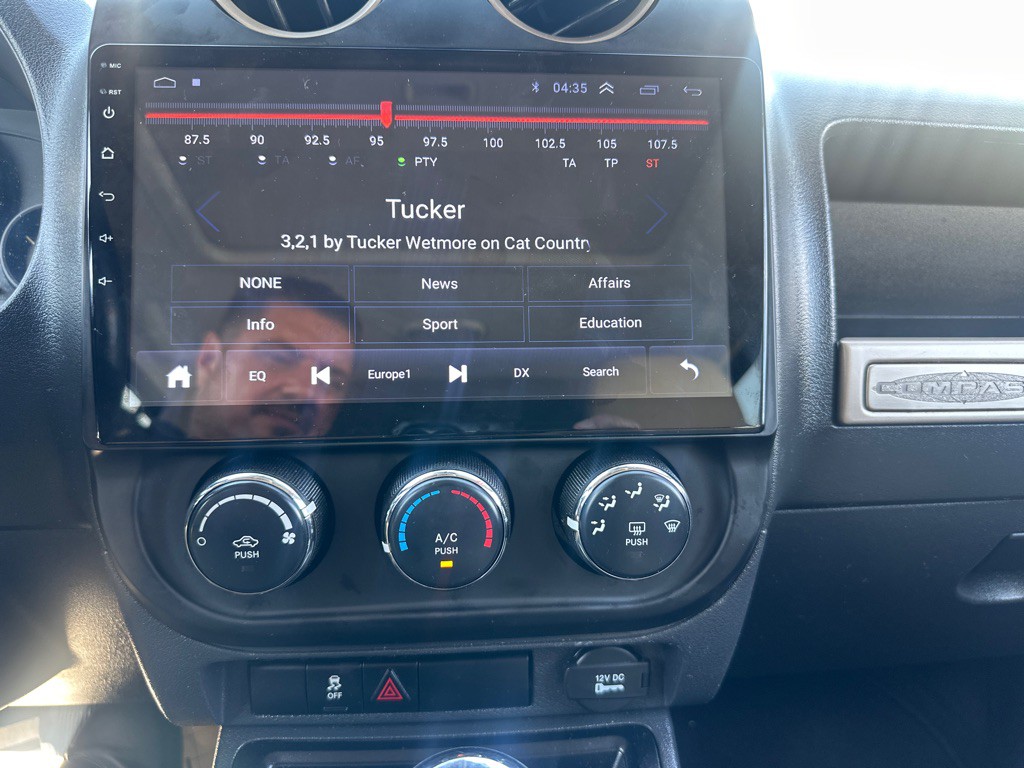 2016 Jeep Compass Image 16