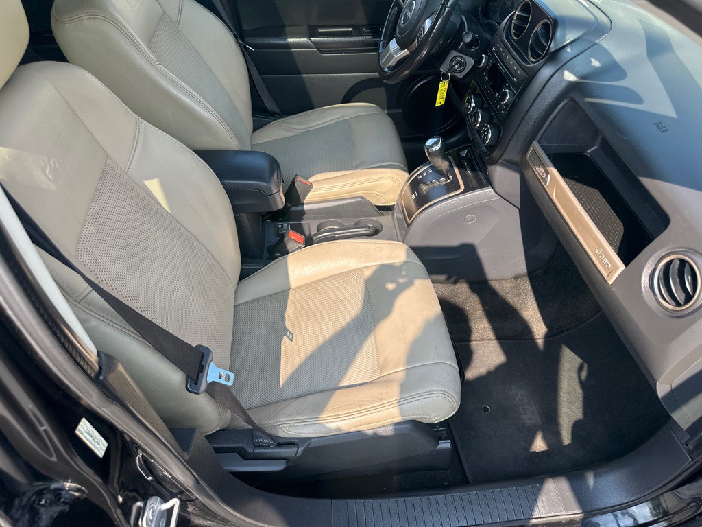 2016 Jeep Compass Image 24
