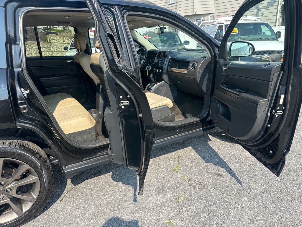 2016 Jeep Compass Image 29