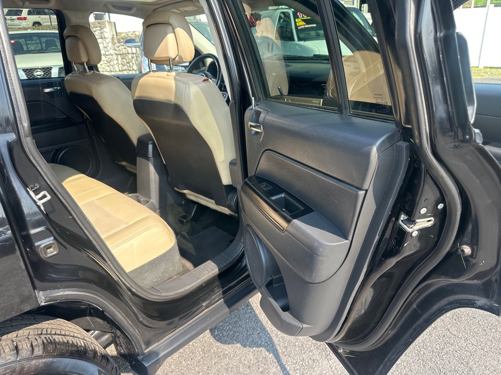2016 Jeep Compass Image 33