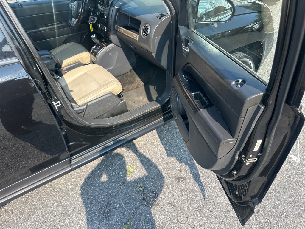 2016 Jeep Compass Image 35