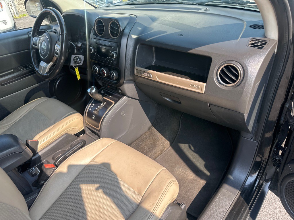 2016 Jeep Compass Image 39