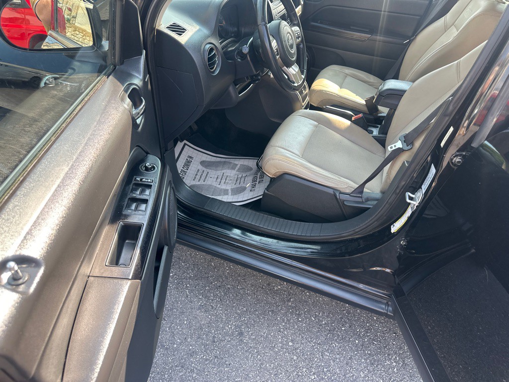 2016 Jeep Compass Image 45