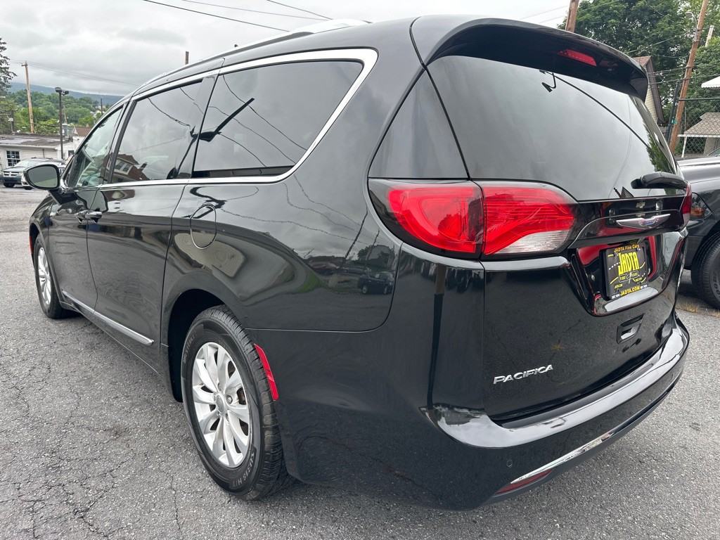 2018 Chrysler Pacifica Image 5