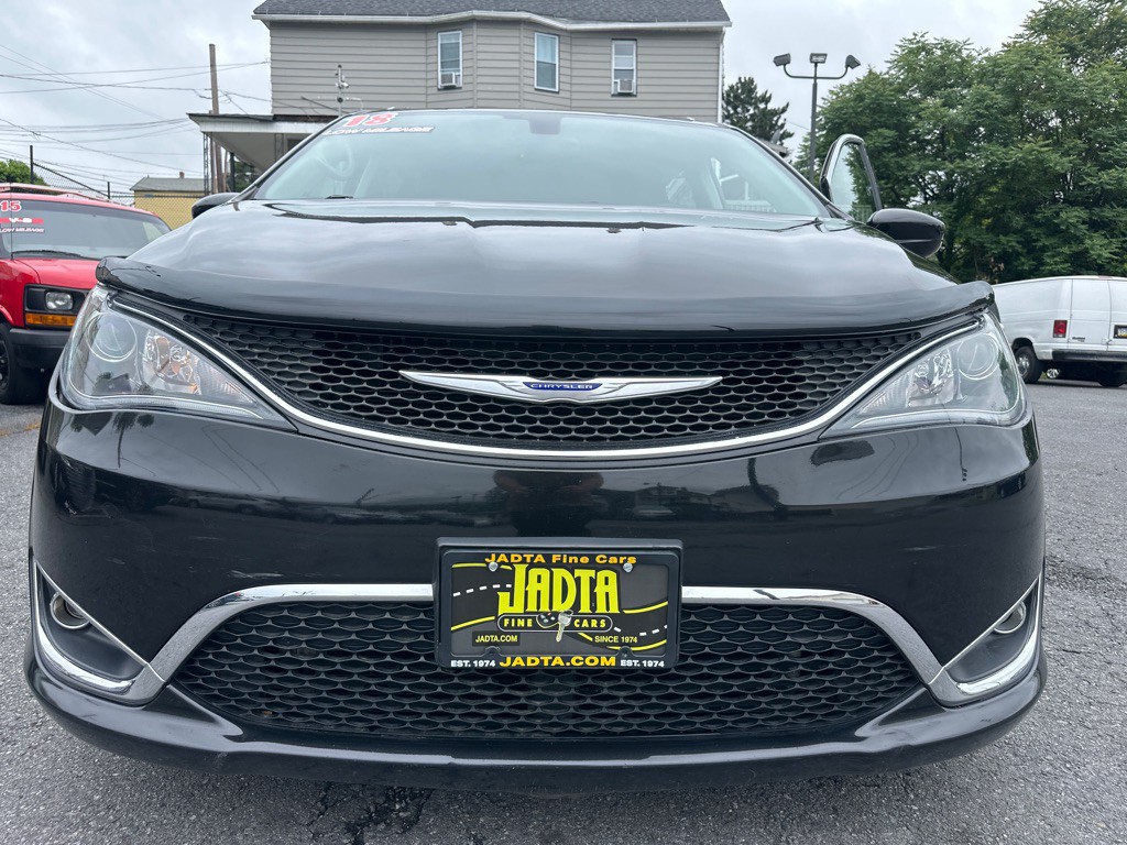 2018 Chrysler Pacifica Image 8
