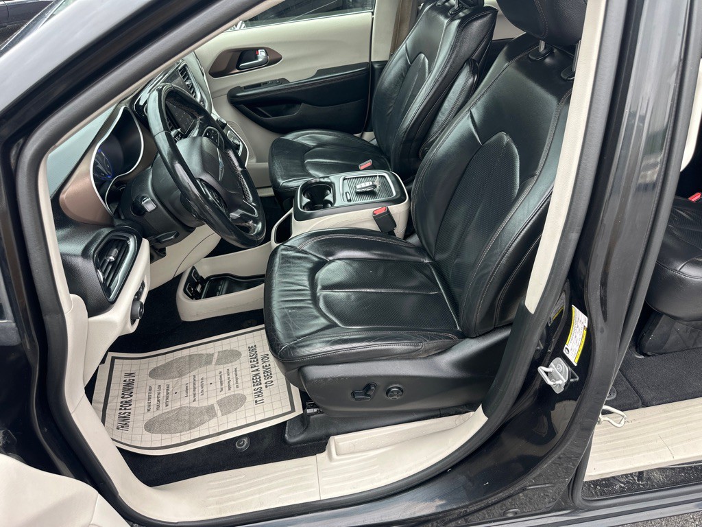 2018 Chrysler Pacifica Image 15