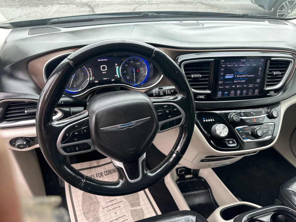 2018 Chrysler Pacifica Image 17