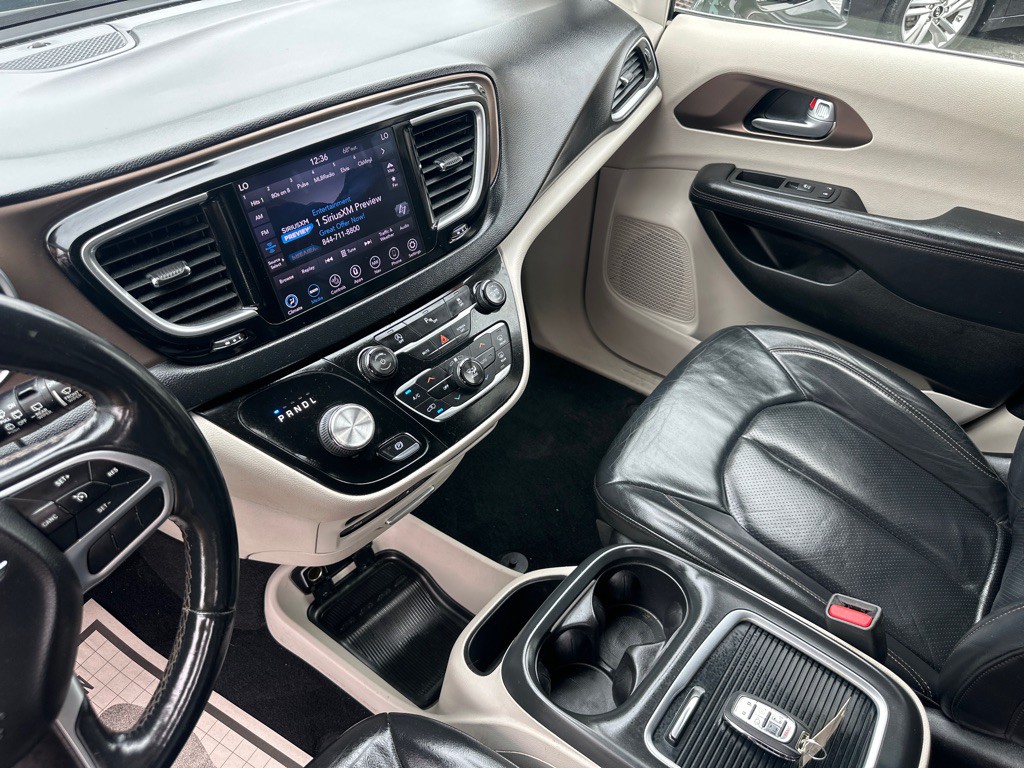 2018 Chrysler Pacifica Image 18