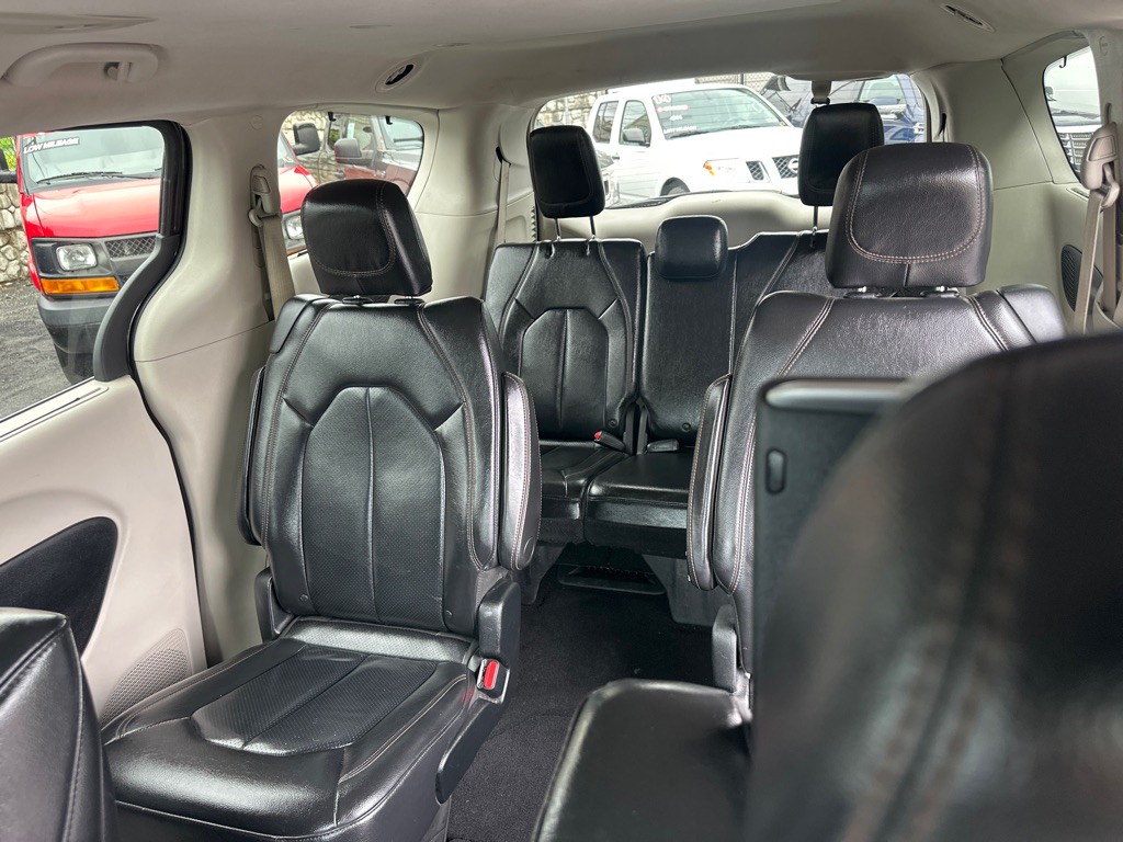2018 Chrysler Pacifica Image 19