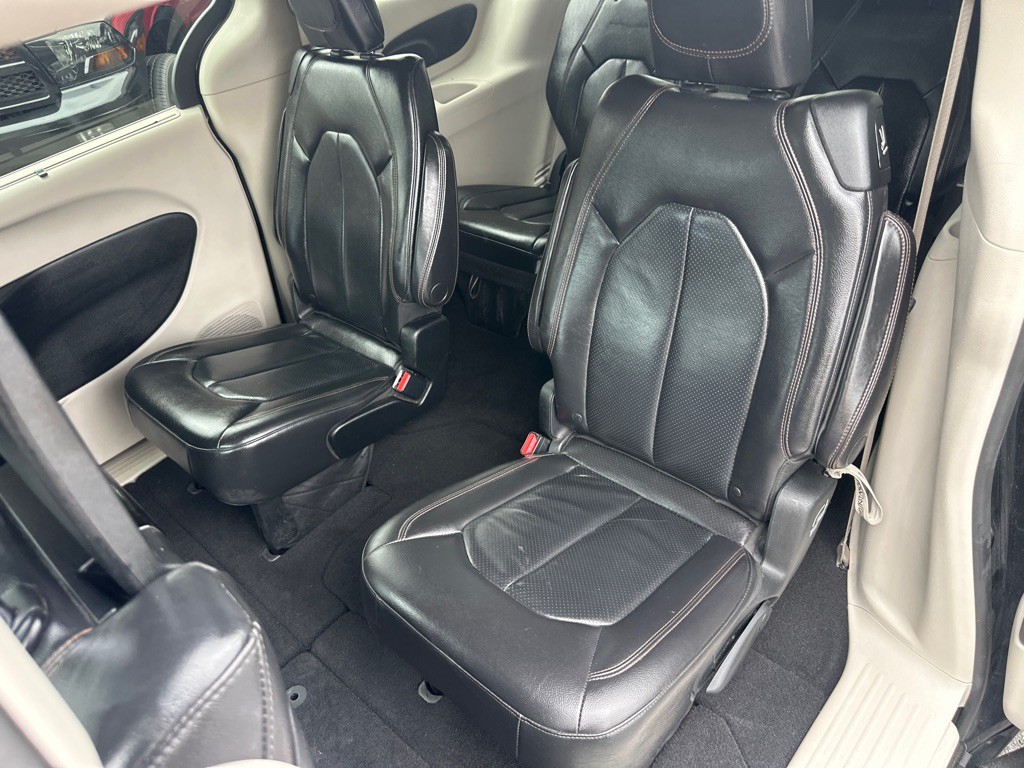 2018 Chrysler Pacifica Image 20
