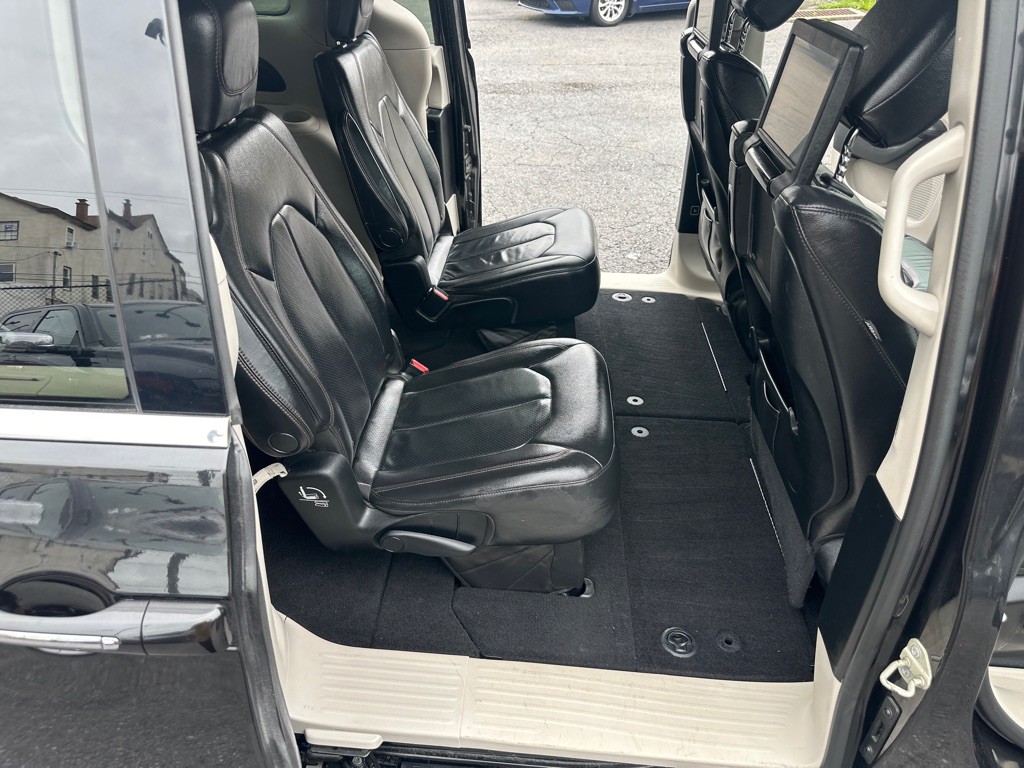2018 Chrysler Pacifica Image 27