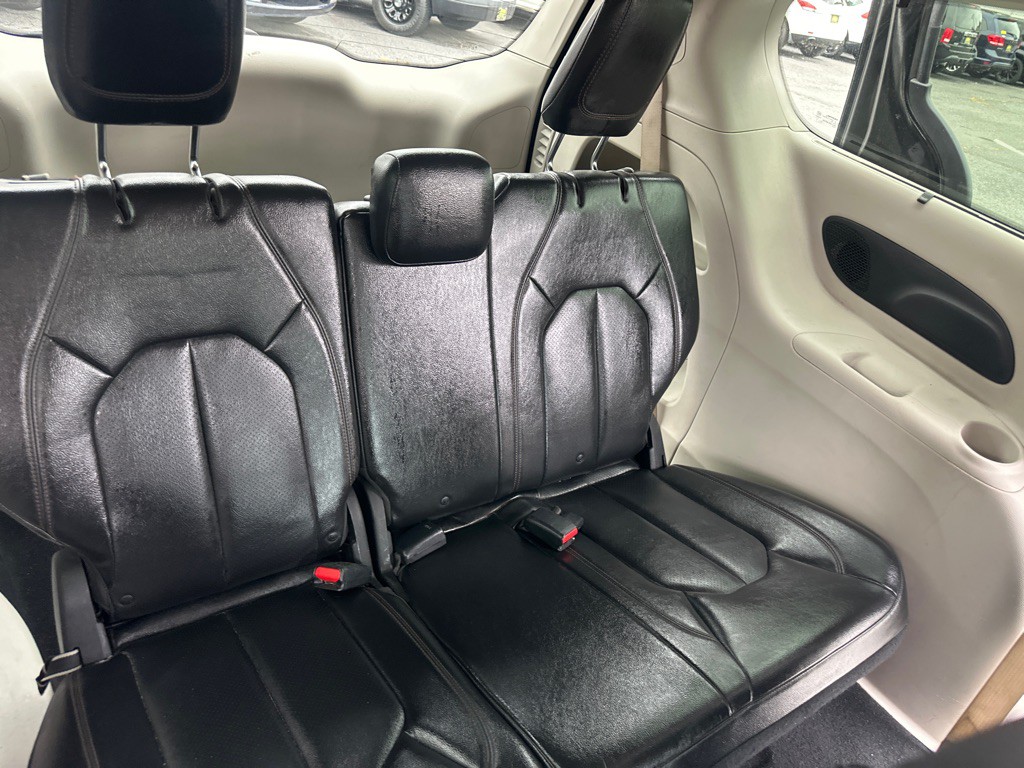 2018 Chrysler Pacifica Image 29