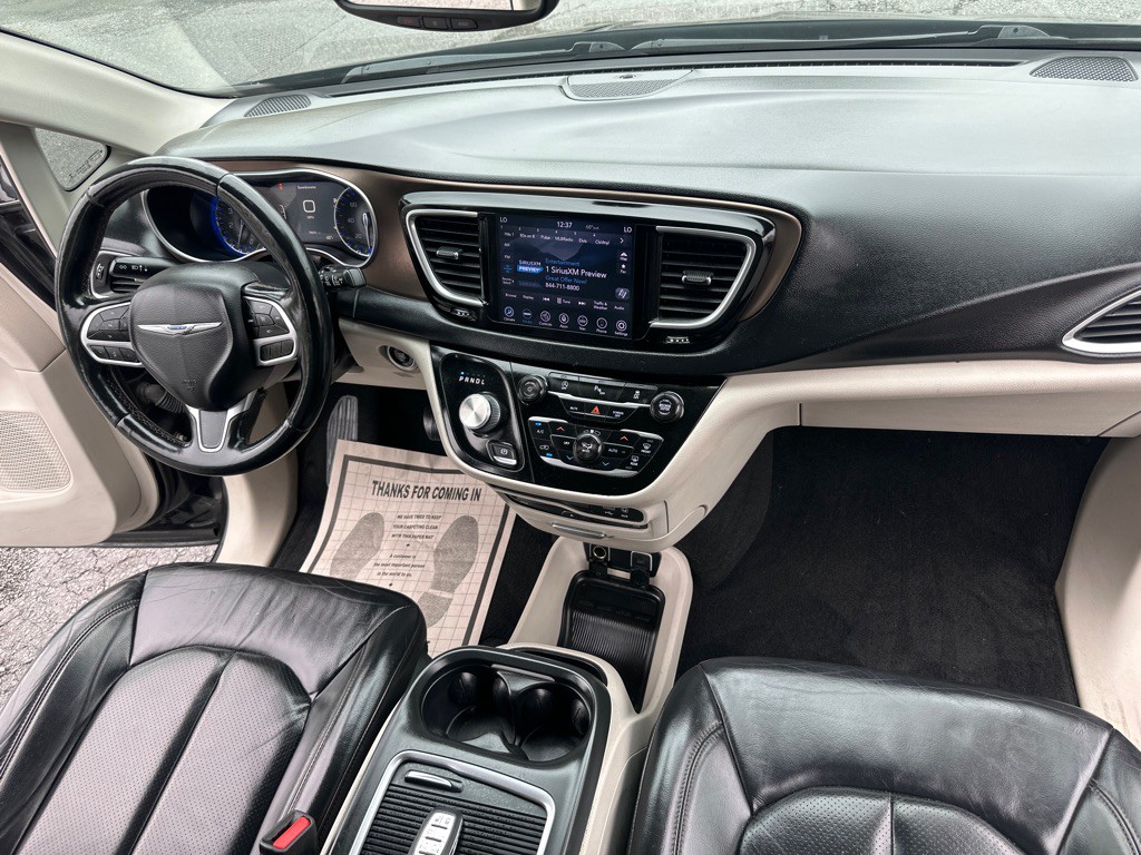 2018 Chrysler Pacifica Image 32