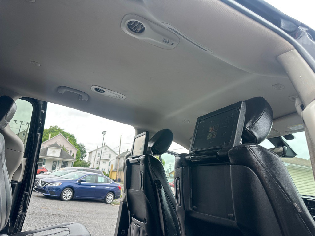2018 Chrysler Pacifica Image 39