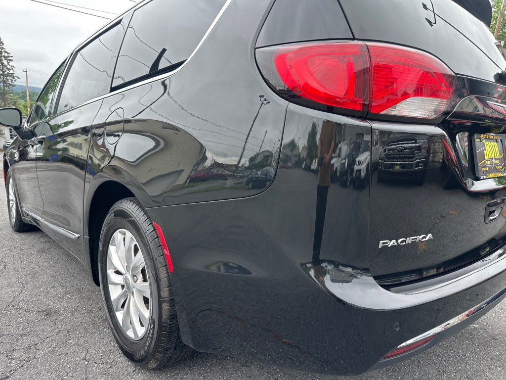 2018 Chrysler Pacifica Image 41