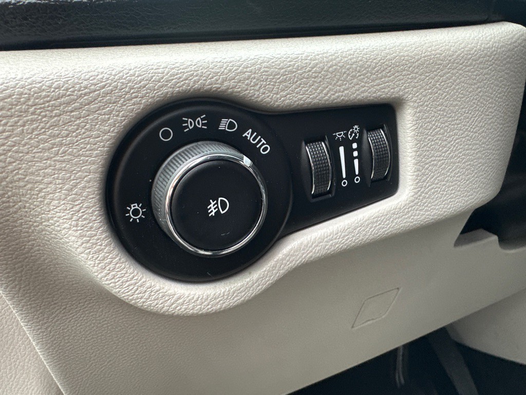 2018 Chrysler Pacifica Image 43