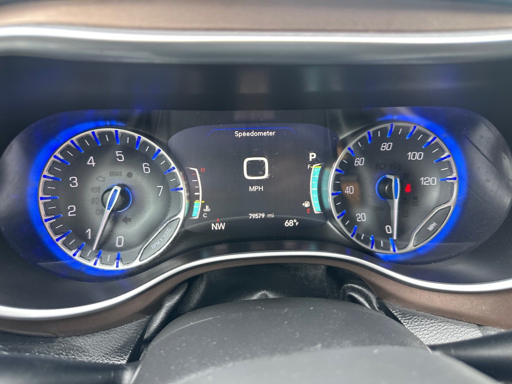 2018 Chrysler Pacifica Image 44