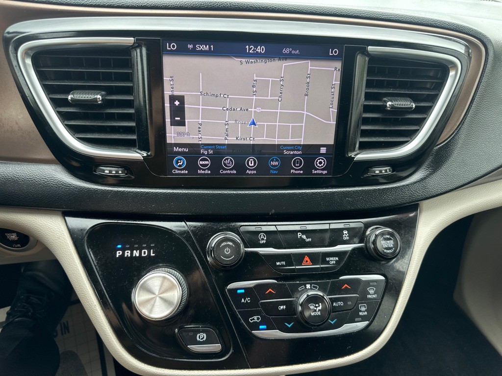 2018 Chrysler Pacifica Image 50