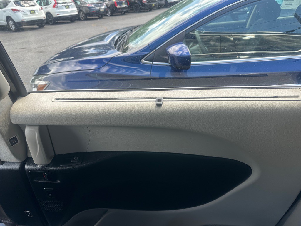 2018 Chrysler Pacifica Image 98