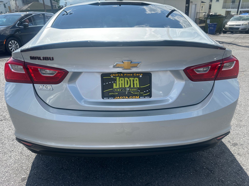 2018 Chevrolet Malibu Image 5
