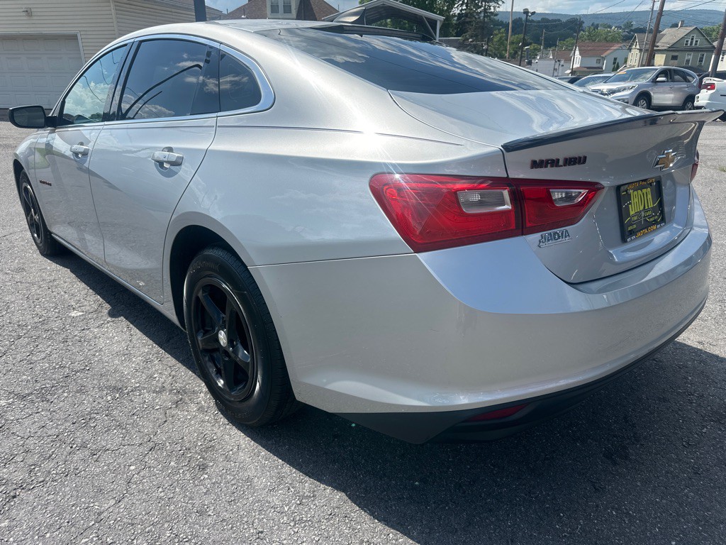 2018 Chevrolet Malibu Image 6