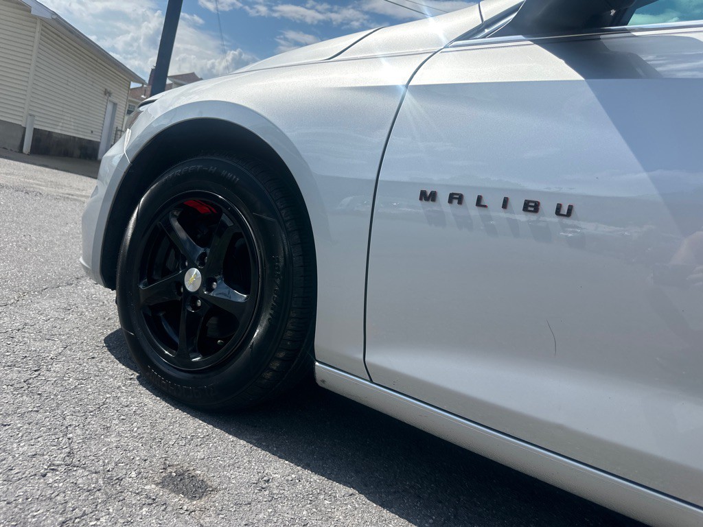 2018 Chevrolet Malibu Image 11