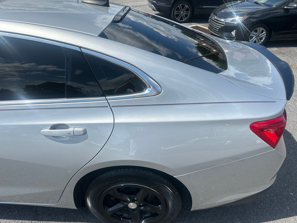 2018 Chevrolet Malibu Image 13
