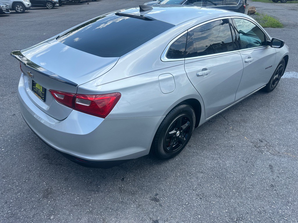 2018 Chevrolet Malibu Image 15