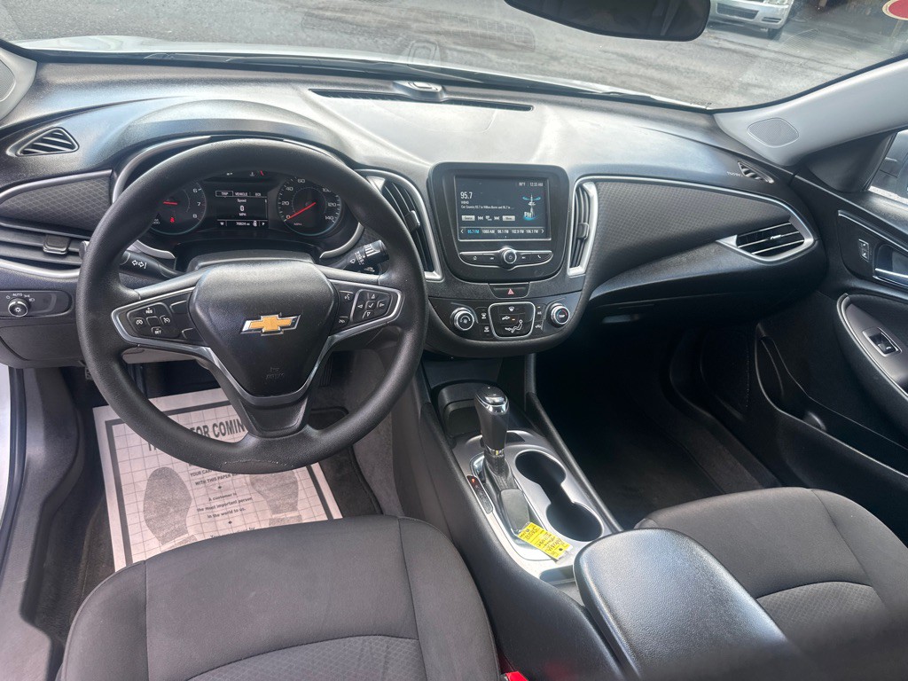 2018 Chevrolet Malibu Image 25